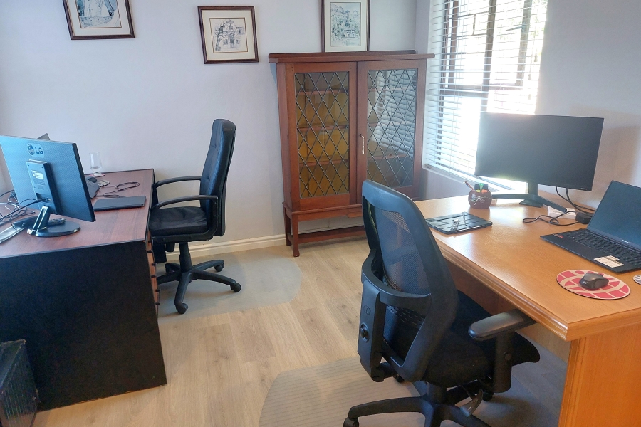 2 Bedroom Property for Sale in The Island Western Cape